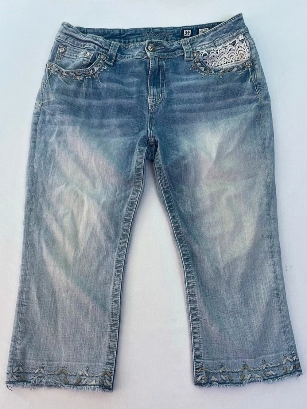 Miss Me Woman’s Light Blue Denim Wash Lace-Up Mid-Rise Capri Jeans Size 34